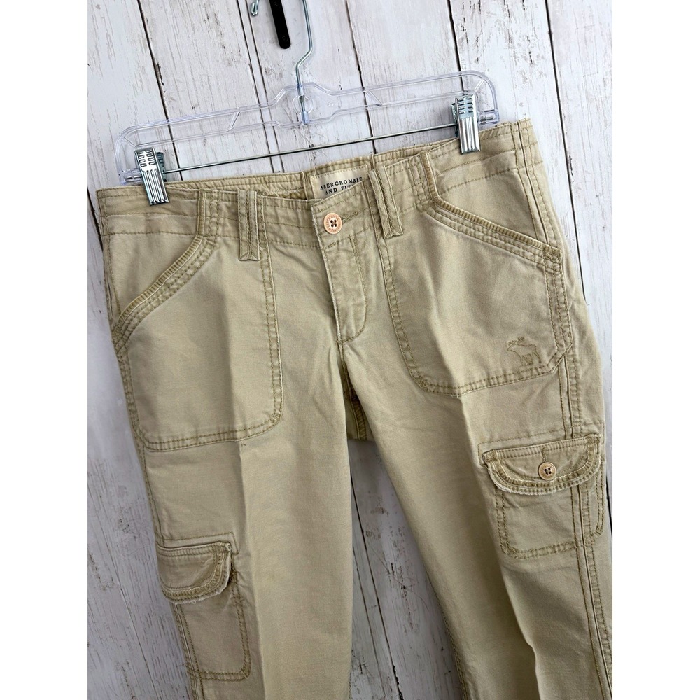 Abercrombie & Fitch Women's Beige Low Rise Flare Cargo Pants size 6